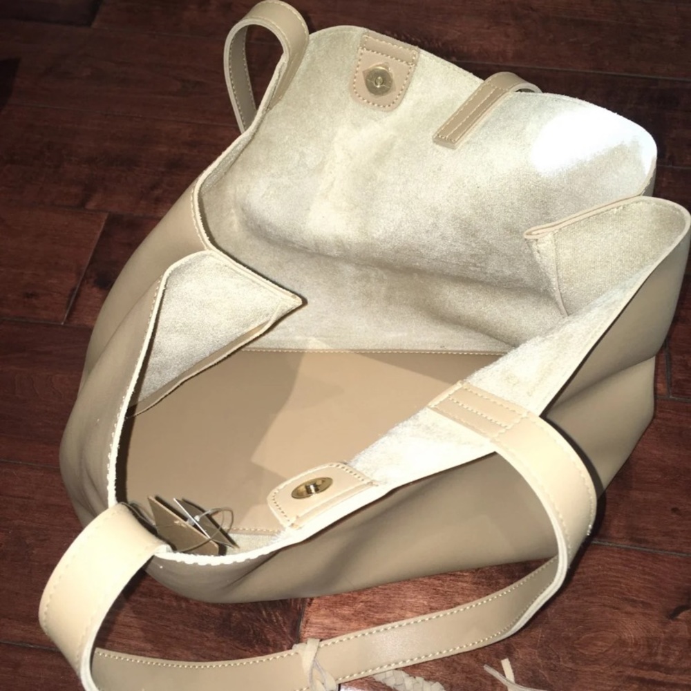 Tote - Picture 2 of 2